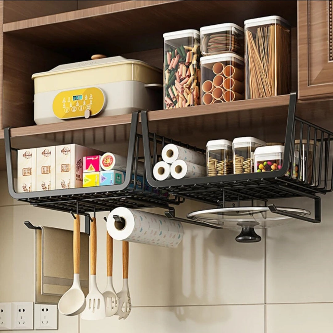 Hanging storage basket
